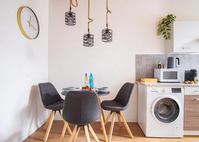 アパート Stylisches Stadtnest Mit Xbox ヴッパータール